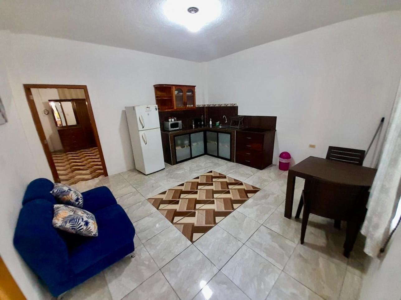 Apartahotel Casa Soleil Puerto Villamil Pokoj fotografie